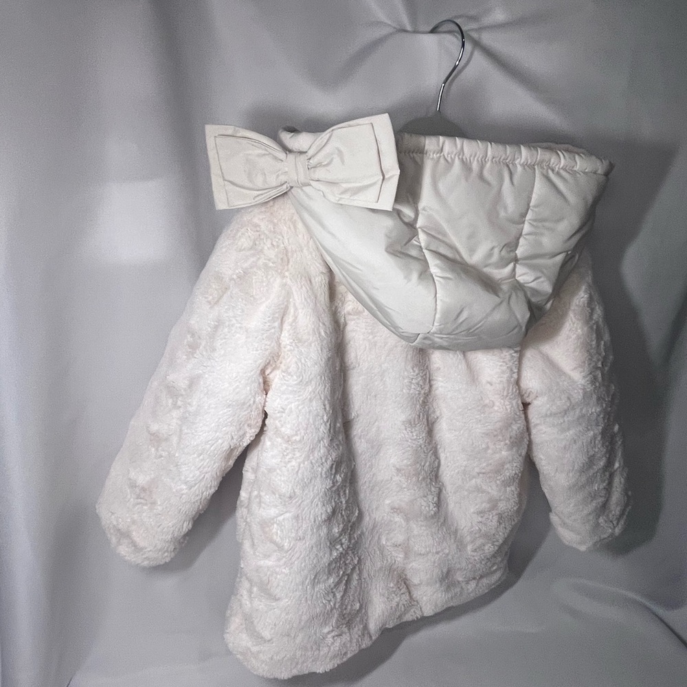 Super cute girls coat Petit Italia Size 3 Off white